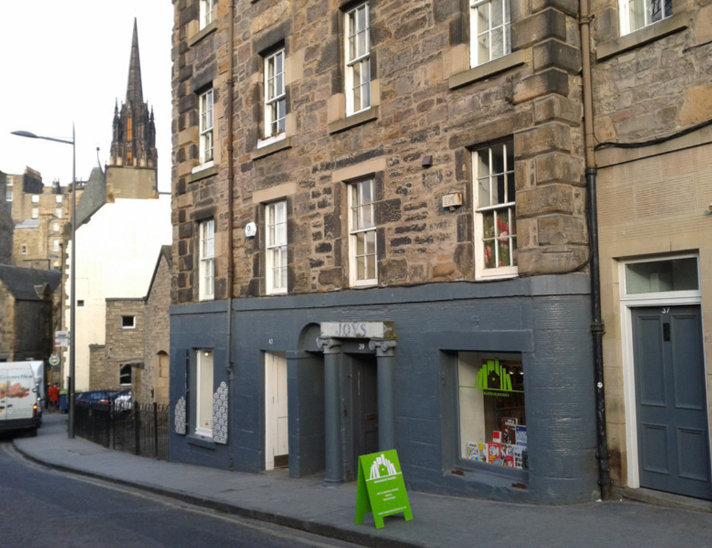 洋書 Look Up Edinburgh 960px-2010-11-06_15-19-
